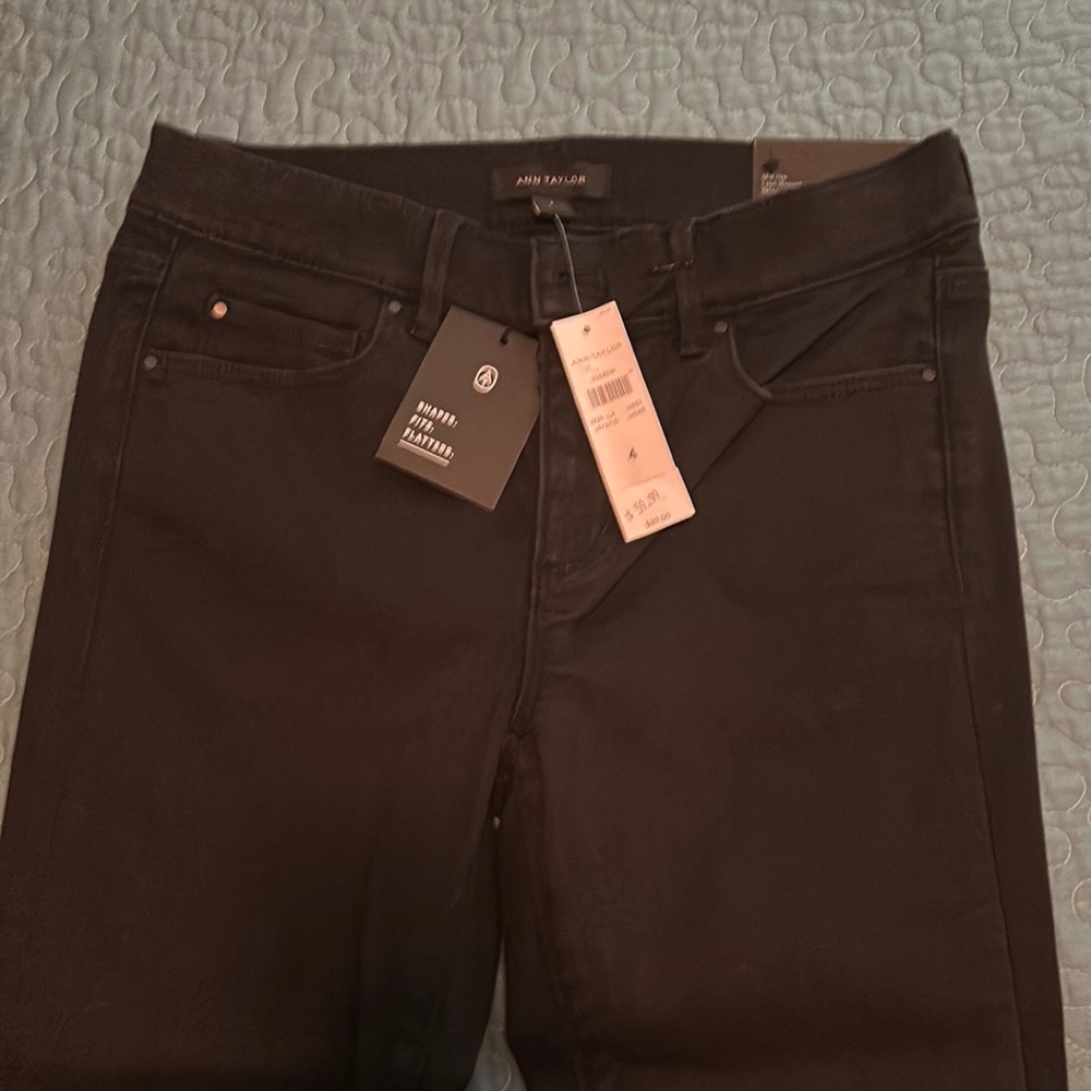 Ann Taylor The Skinny size 4 NWT black jeans slim fit tight at ankles